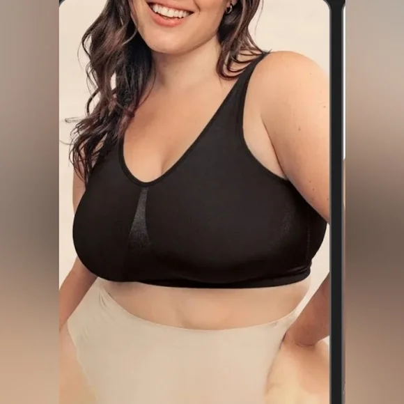 NWT Truekind Everyday Throw-on Wireless Bralette Bra Black Seamless Size XS - Picture 1 of 4